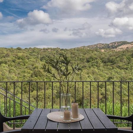 Residence Con Piscina A 4 Km Da Baja Sardinia Cala Bitta エクステリア 写真