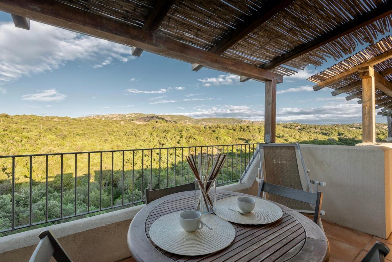Residence Con Piscina A 4 Km Da Baja Sardinia Cala Bitta エクステリア 写真