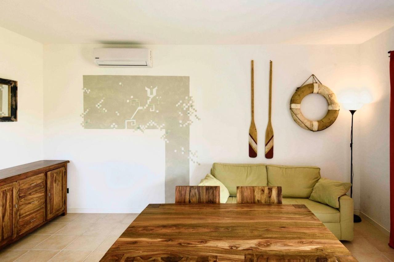 Residence Con Piscina A 4 Km Da Baja Sardinia Cala Bitta エクステリア 写真