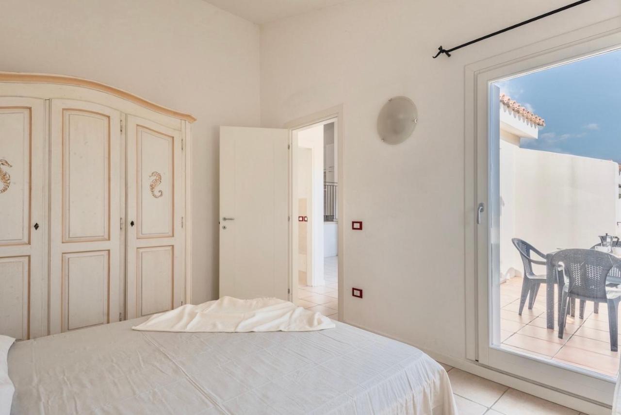 Residence Con Piscina A 4 Km Da Baja Sardinia Cala Bitta エクステリア 写真