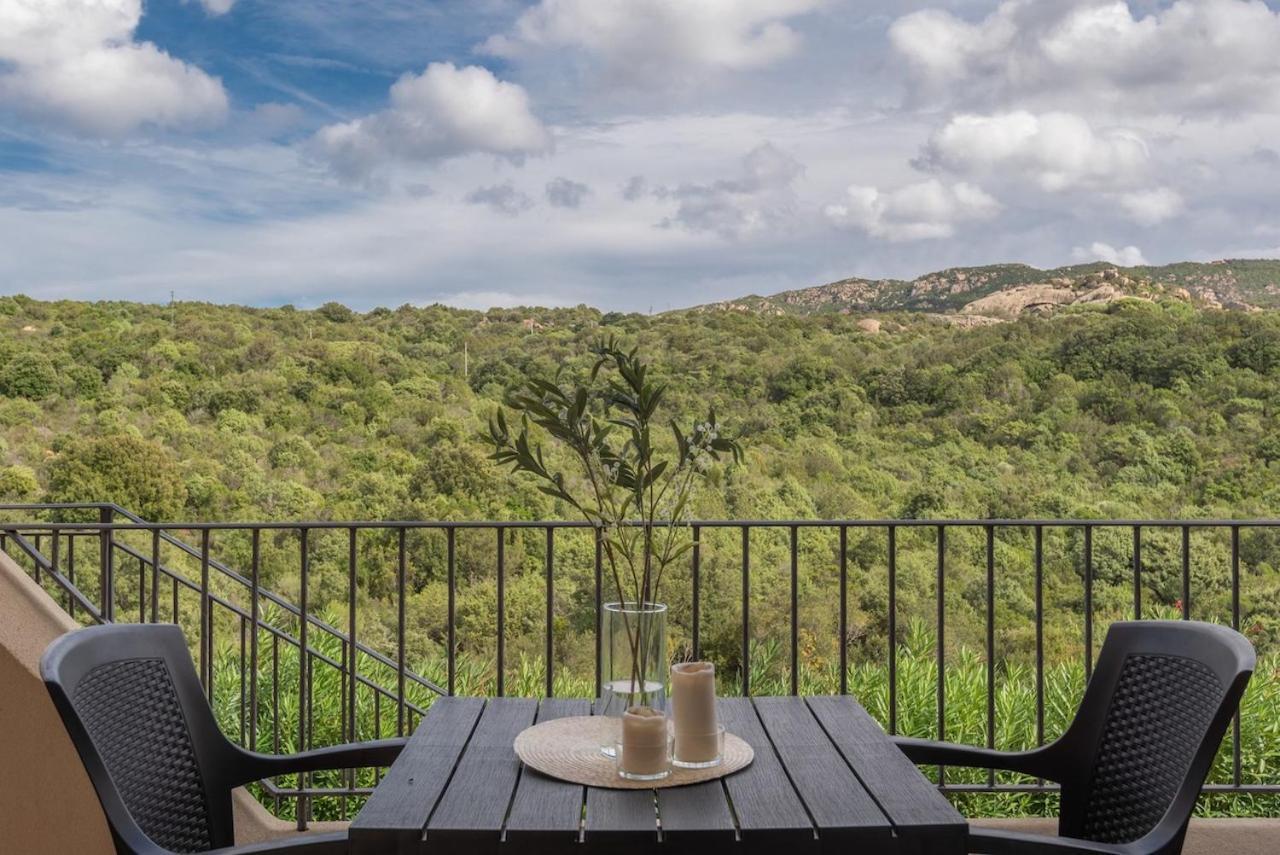 Residence Con Piscina A 4 Km Da Baja Sardinia Cala Bitta エクステリア 写真